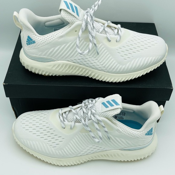 New Woman’s Adidas AlphaBounce Size 10 - Picture 2 of 12